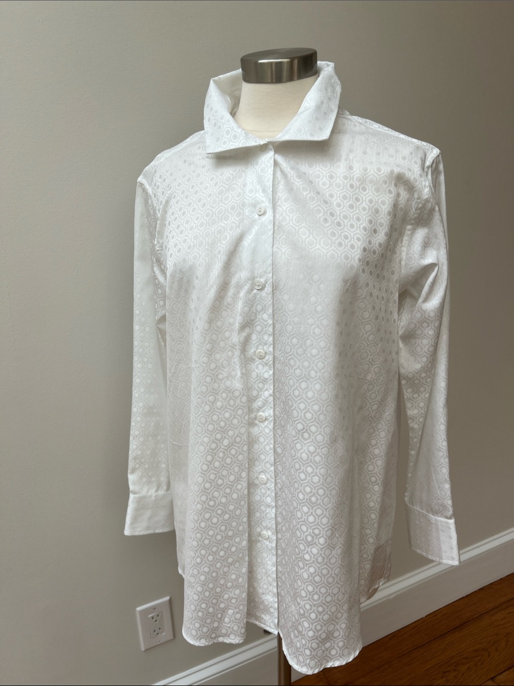 Jill McGowan Women's White Jacquard Button-Front Blouse - Picture 2 of 10